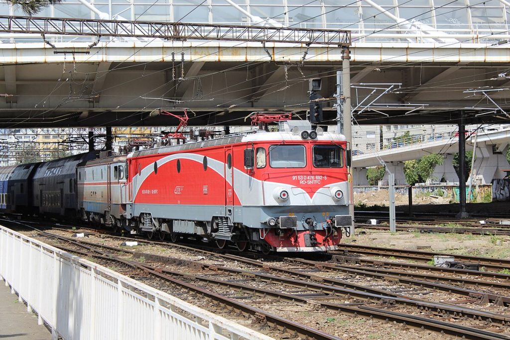 CFR_476_692_in_Gara_de_Nord