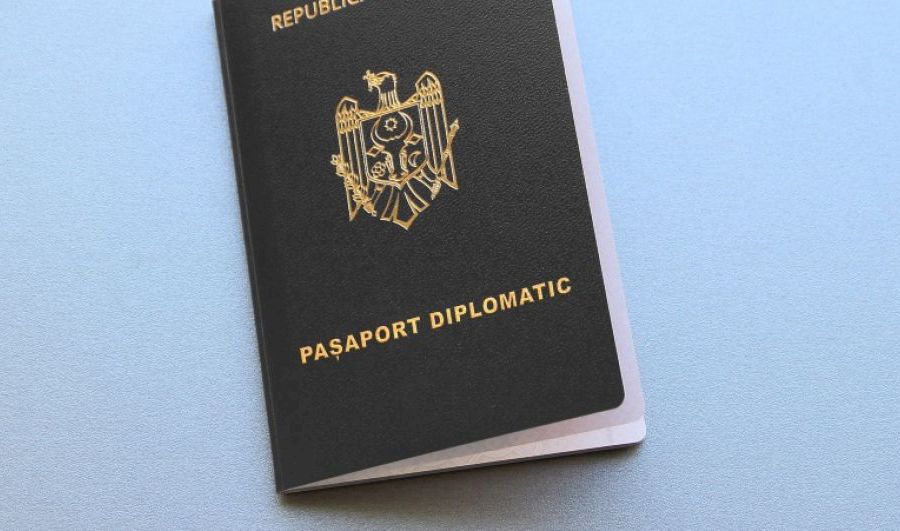 pasaport-diplomatic-c-900x675