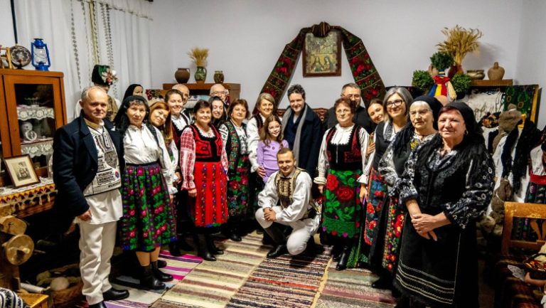 ZWQ3M2M2YWNkNGVlZDY0NzYwMWZlNjI0NmU0.thumb