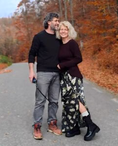 611291440_1297765165727478_1069861515209688890_n-2-242x300-1