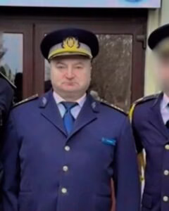 619295391_122158358354659465_7100344225440312520_n-240x300-1