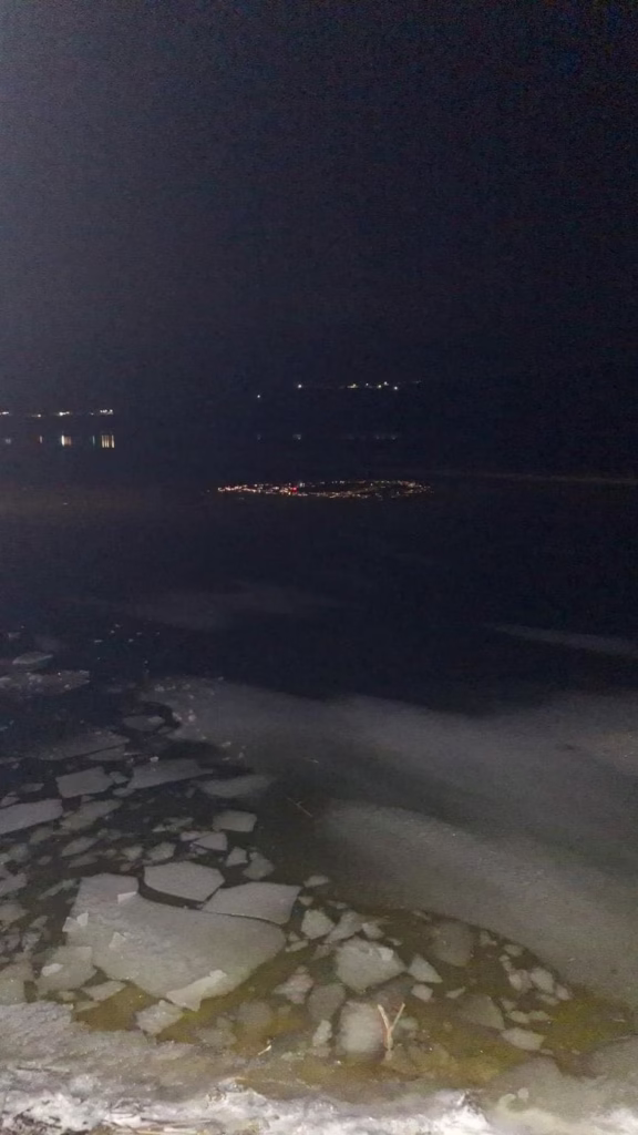 lac-inghetat-576x1024